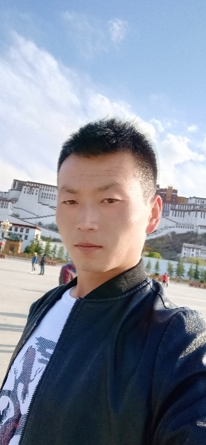 阳光下的小草的第一张照片--福安交友网